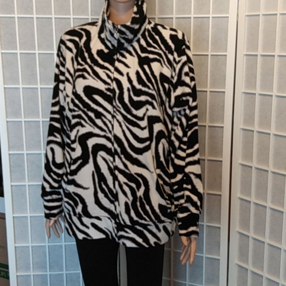 *Ac-tiv-ology soft Lightweight jacket W/ Full Frontal Zip Women Size‎ 1X